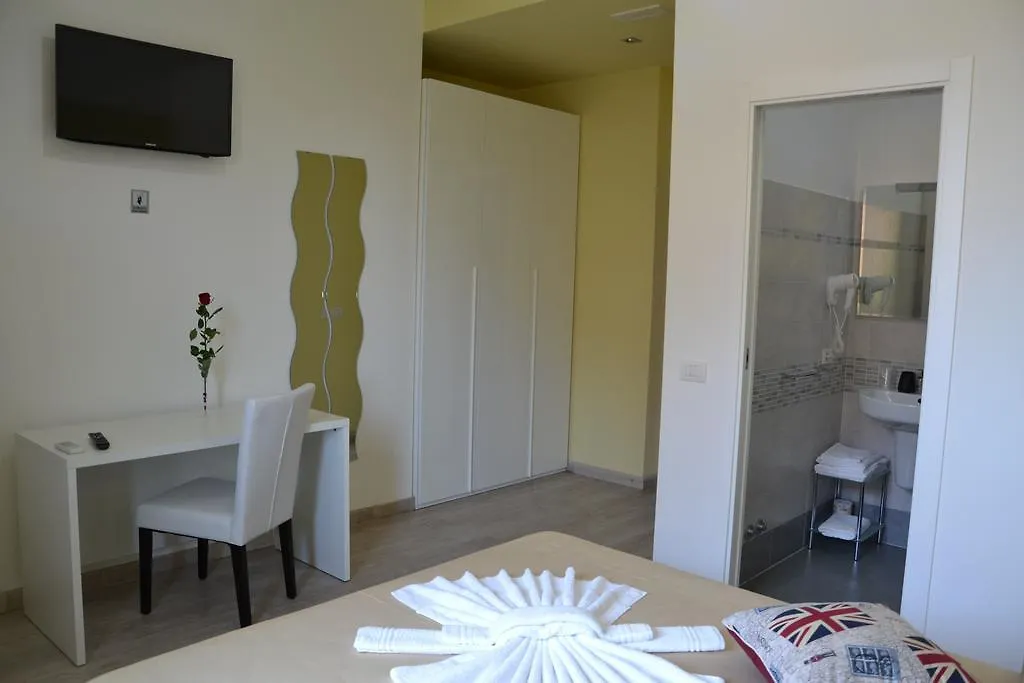 Fly In The World B&B Fiumicino 0*,  Italy